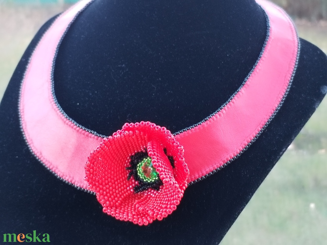 Pipacs fűzött - hímzett nyakék  - ékszer - nyaklánc - statement nyaklánc - Meska.hu