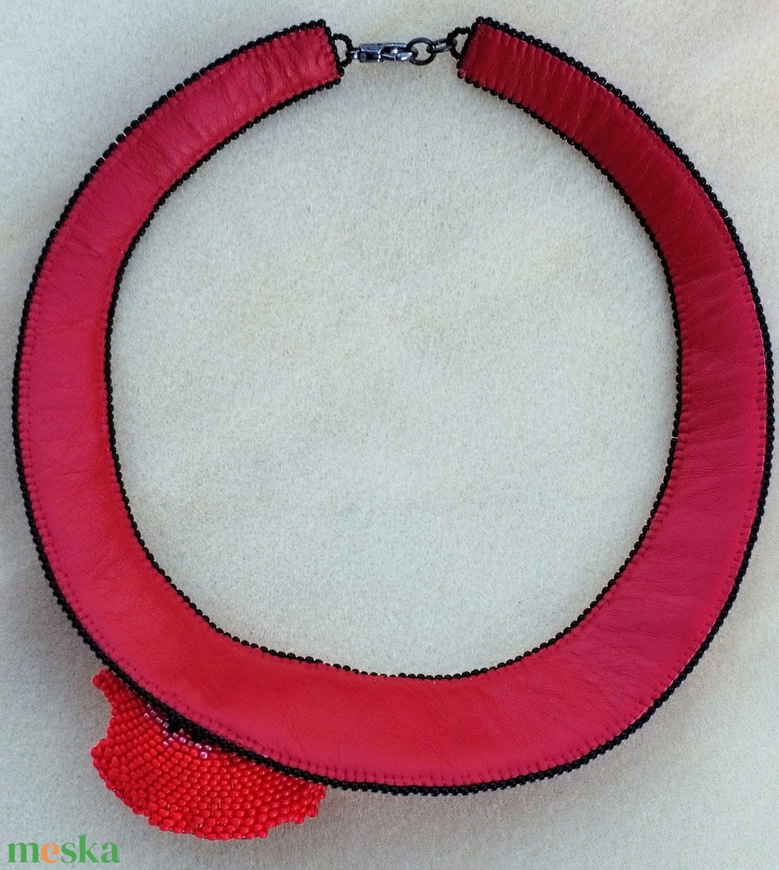 Pipacs fűzött - hímzett nyakék  - ékszer - nyaklánc - statement nyaklánc - Meska.hu