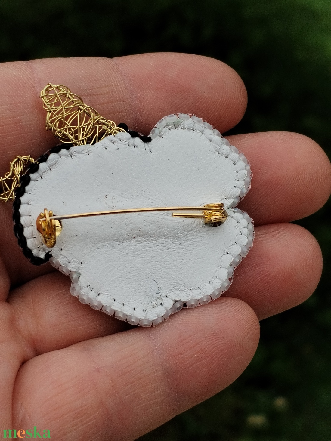 Méhecske bross - ékszer - kitűző és bross - Meska.hu