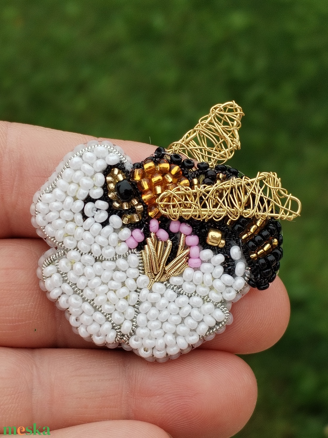 Méhecske bross - ékszer - kitűző és bross - Meska.hu