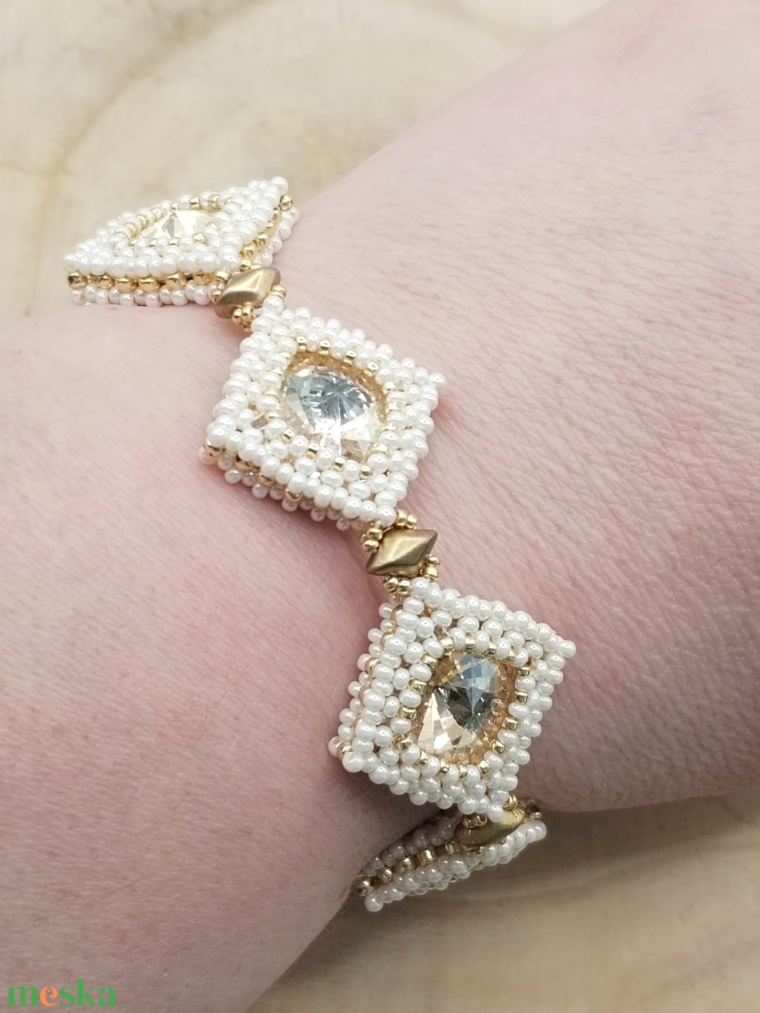 Pezsgő-arany karkötő  - ékszer - karkötő - gyöngyös karkötő - Meska.hu