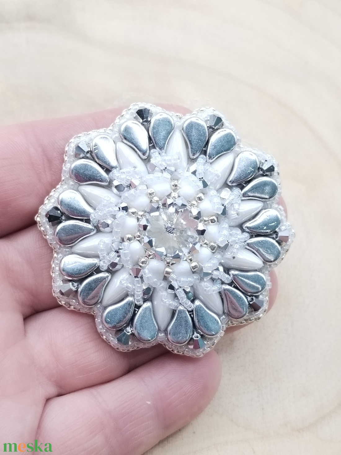 Hófehér ezüst bross - ékszer - kitűző és bross - Meska.hu