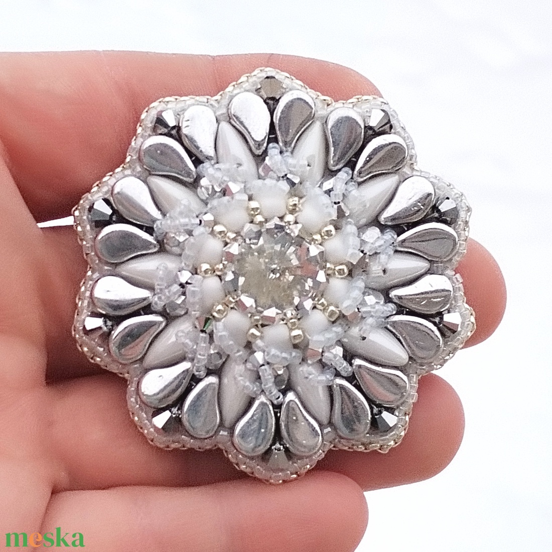 Hófehér ezüst bross - ékszer - kitűző és bross - Meska.hu