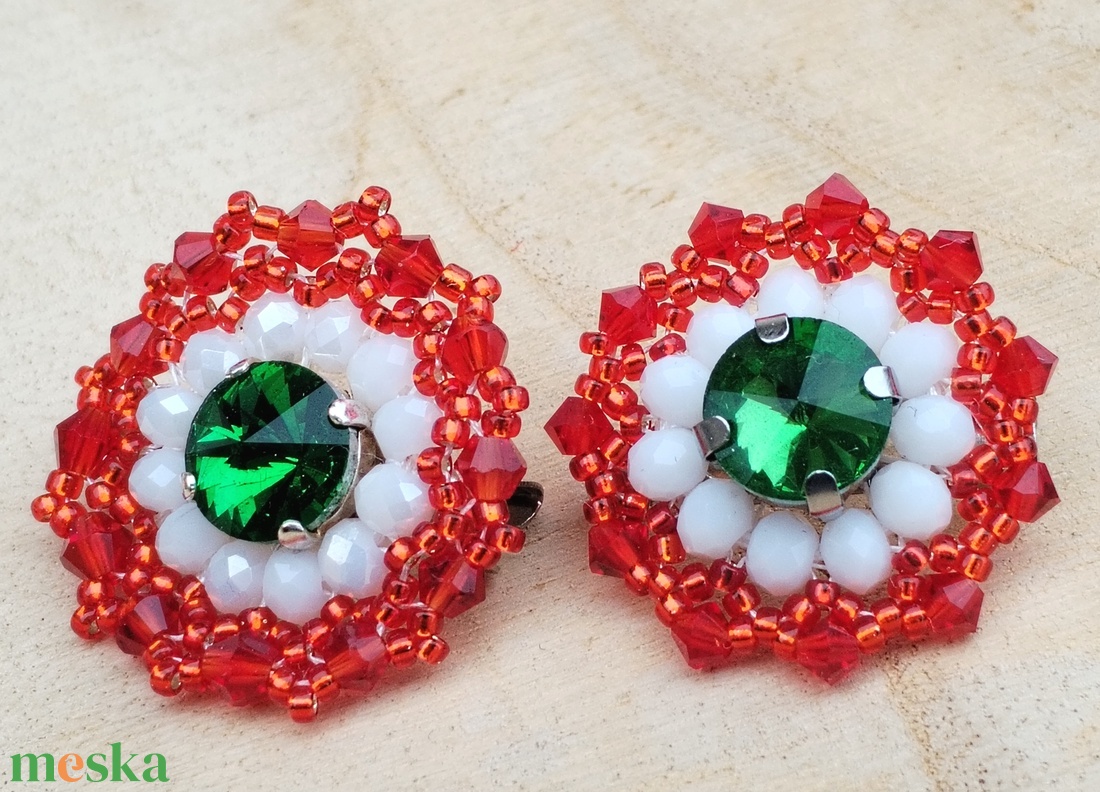 Mini kokárda, mini nemzeti színű kiegészítő, mini trikolor bross - ékszer - kitűző és bross - Meska.hu