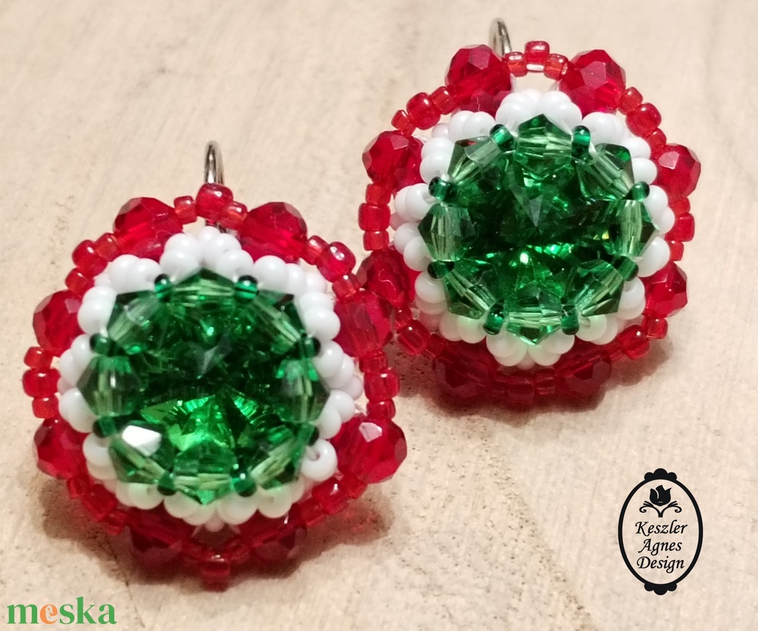 Trikolór kristályos fülbevaló, nemzeti színű fülbevaló  - ékszer - fülbevaló - lógó fülbevaló - Meska.hu