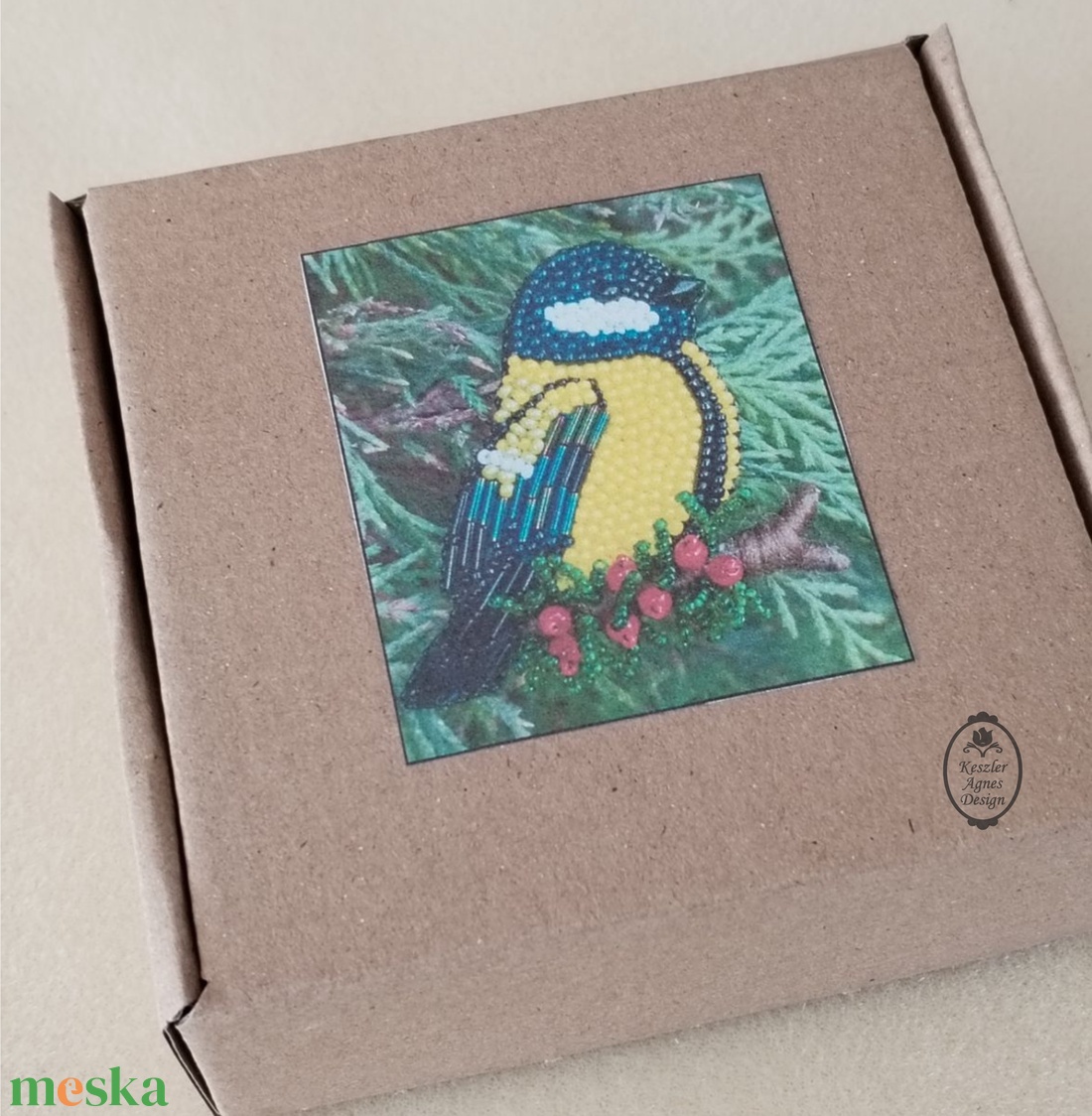 DIY - KIT - gyöngyfűző csomag - Gyöngyhímzett cinke bross  - diy (csináld magad) - egységcsomag - Meska.hu