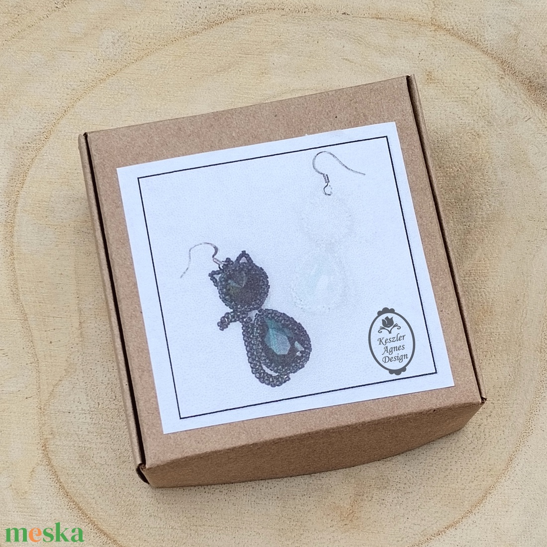 DIY - KIT - gyöngyfűző csomag - fekete macska- fehér macska fülbevaló - diy (csináld magad) - egységcsomag - Meska.hu