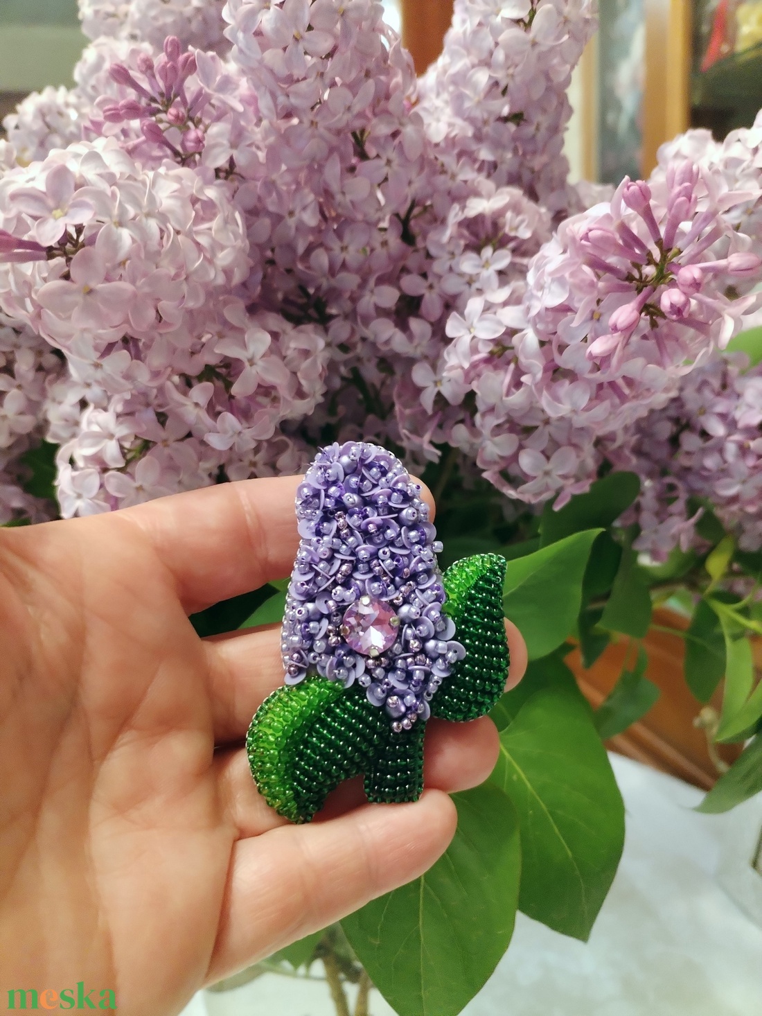 Orgona bross, hímzett virág kitűző, 3d hímzés, egyedi ajándék ötlet  - ékszer - kitűző és bross - Meska.hu