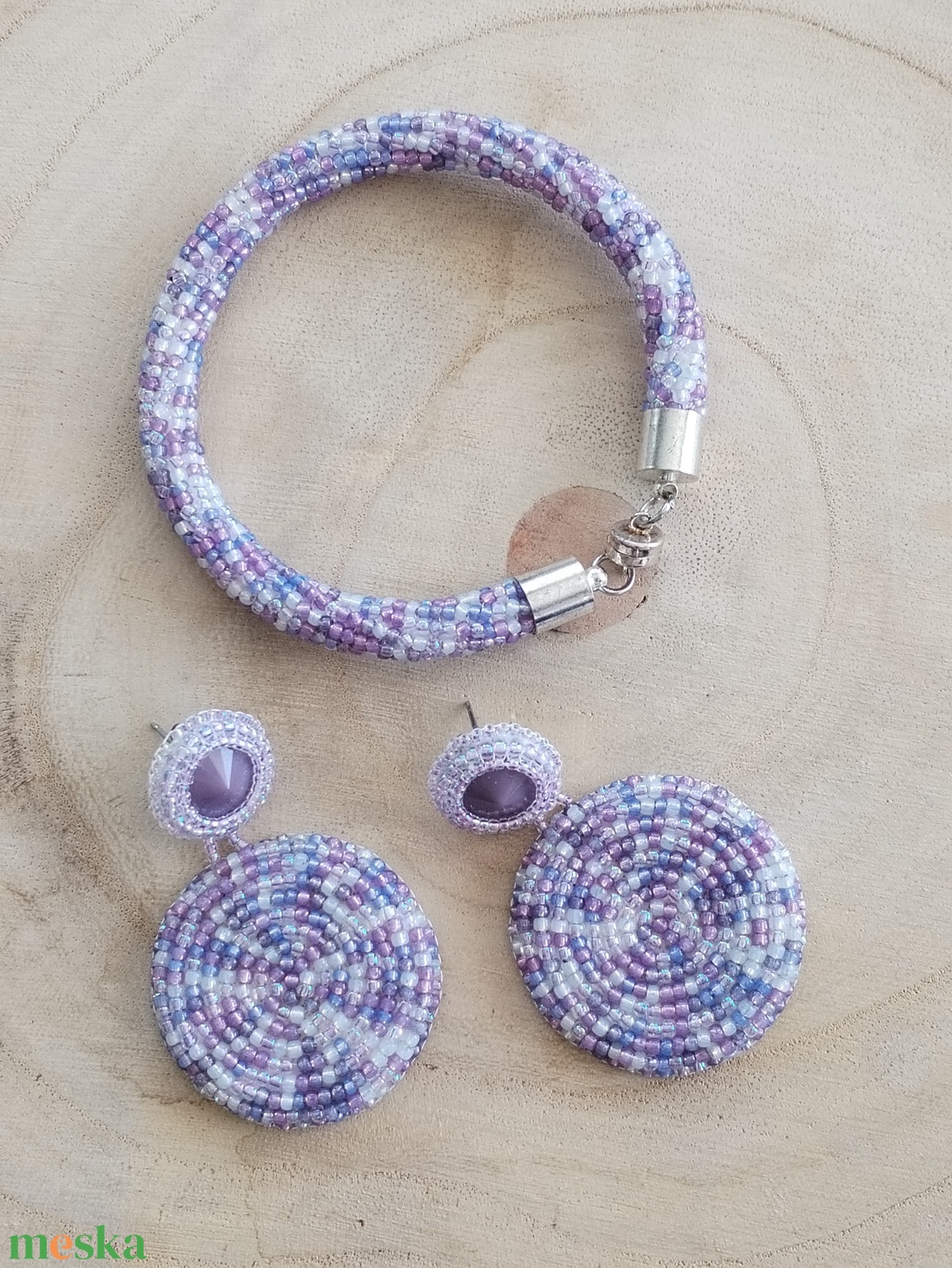 Lila gyöngyékszer szett � hímzett kérek hippi fülbevaló és csavart herringbone karkötő - ékszer - ékszerszett - Meska.hu