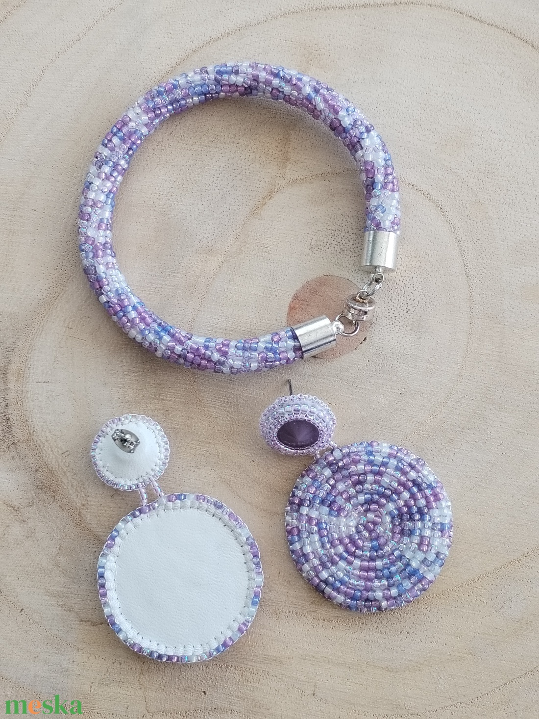 Lila gyöngyékszer szett � hímzett kérek hippi fülbevaló és csavart herringbone karkötő - ékszer - ékszerszett - Meska.hu