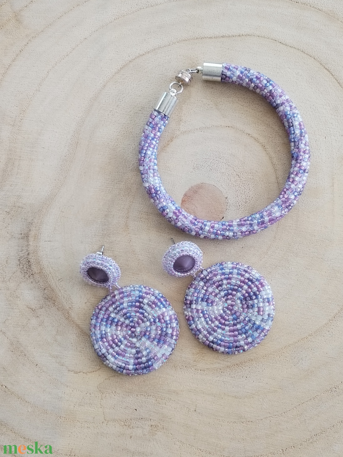 Lila gyöngyékszer szett � hímzett kérek hippi fülbevaló és csavart herringbone karkötő - ékszer - ékszerszett - Meska.hu