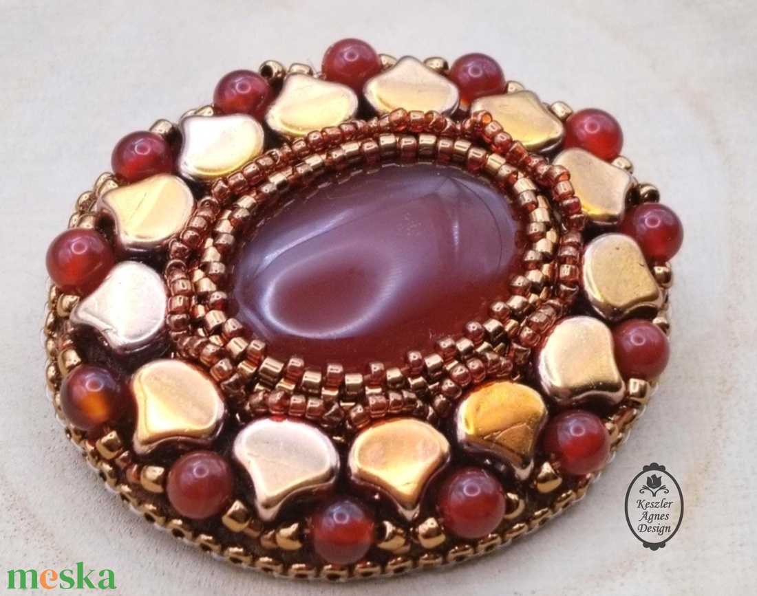 Karneol bross, Virág alakú karneol bross � elegáns kézműves ásványékszer - ékszer - kitűző és bross - Meska.hu