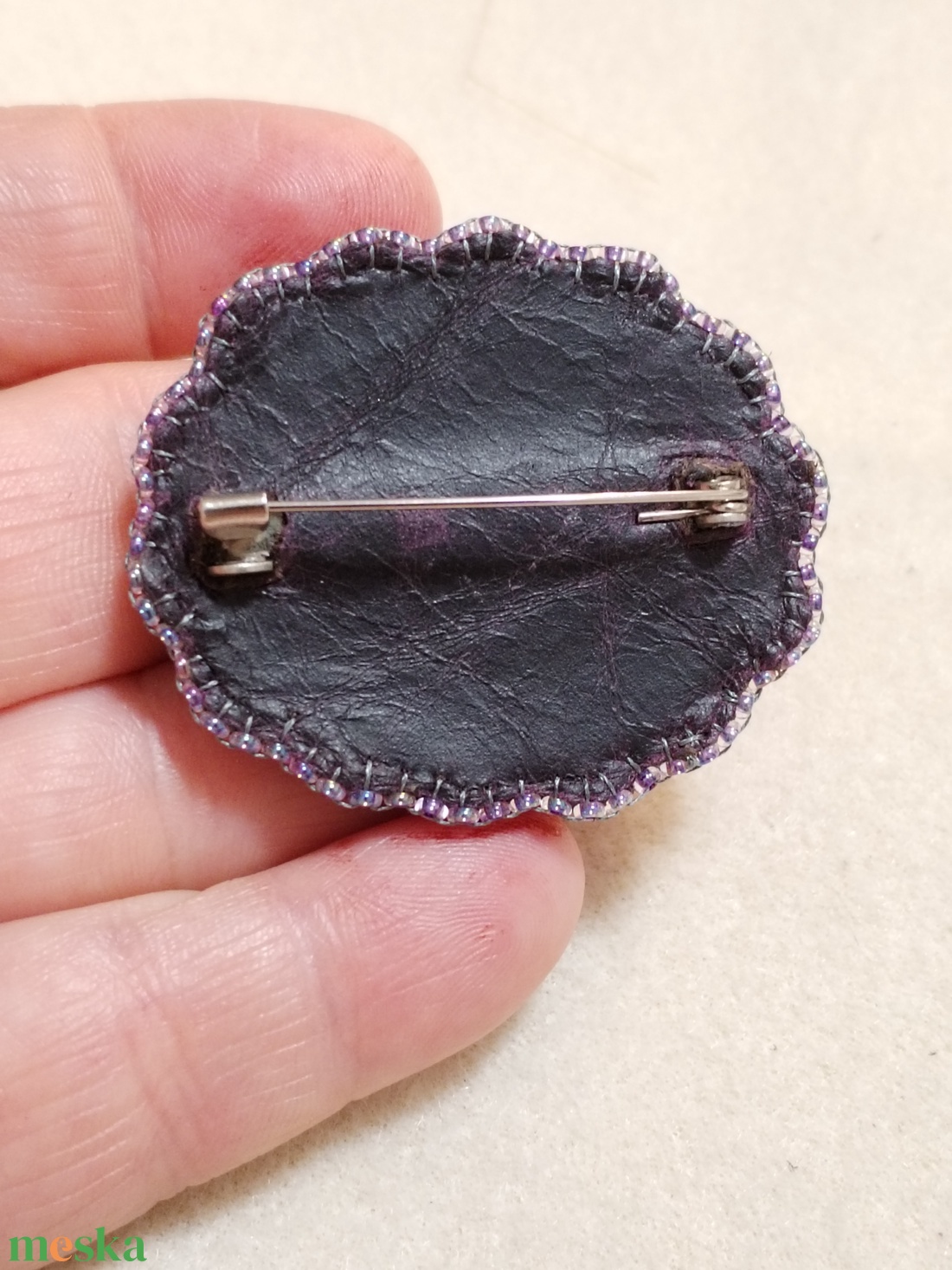 Ametiszt bross, Virág alakú lila bross � elegáns kézműves ásványékszer - ékszer - kitűző és bross - Meska.hu