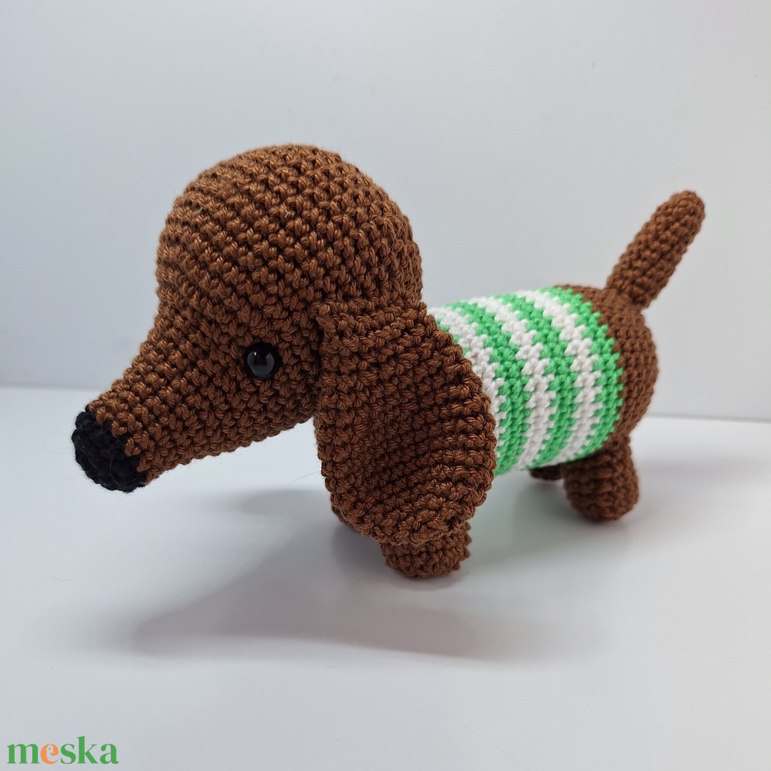 Horgolt tacskó  - játék & sport - plüssállat & játékfigura - kutya - Meska.hu