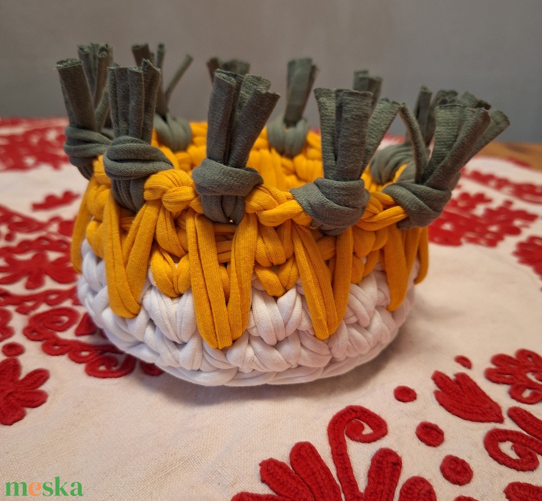Sárgarépás kosár  - ünnepi díszek, dekorációk - húsvéti díszek és dekorációk - húsvéti asztaldíszek - Meska.hu