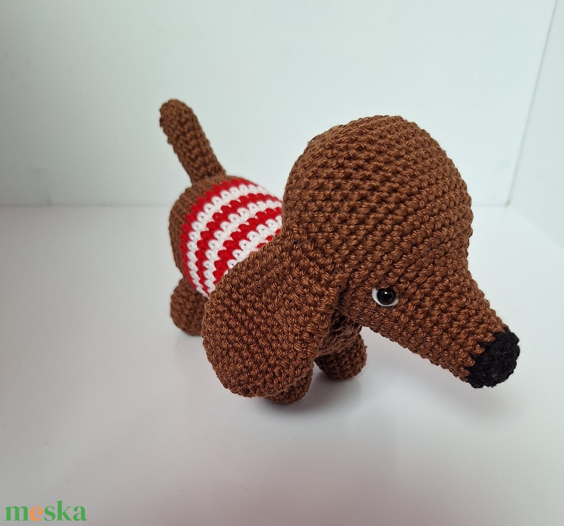 Horgolt tacsi  - játék & sport - plüssállat & játékfigura - kutya - Meska.hu