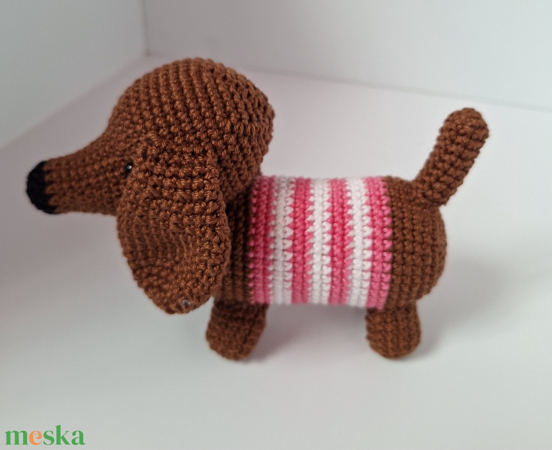 Horgolt tacsi  - játék & sport - plüssállat & játékfigura - kutya - Meska.hu