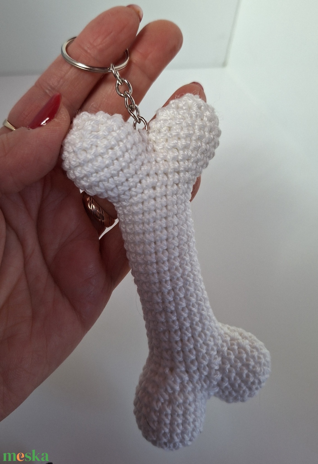 Horgolt csont kulcstartó  - táska & tok - kulcstartó & táskadísz - kulcstartó - Meska.hu