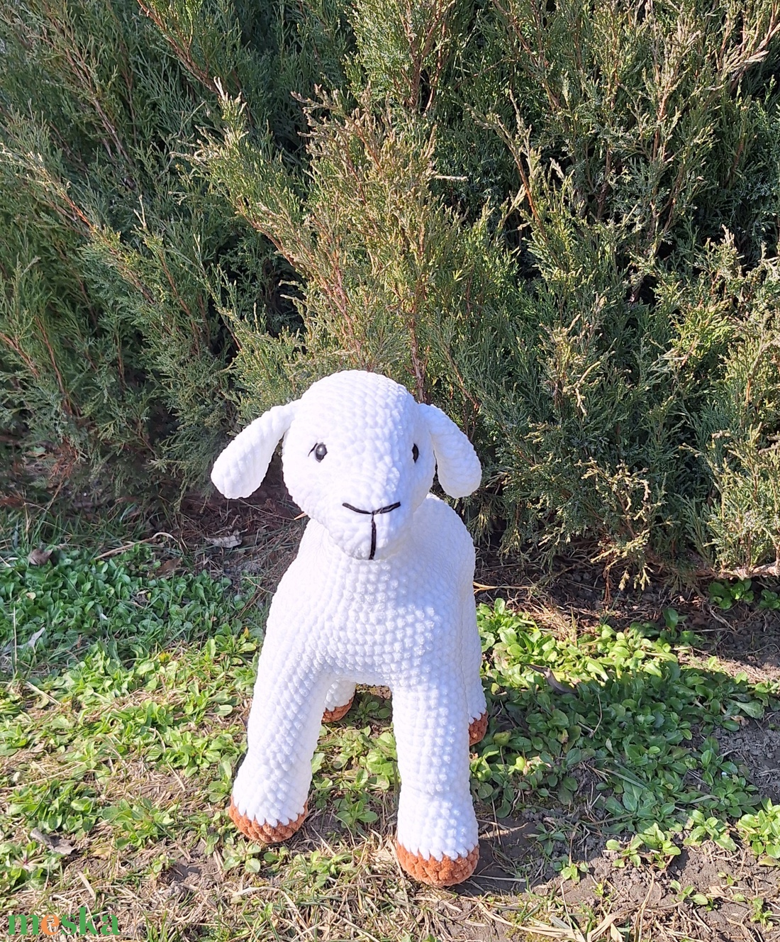 Horgolt bárány  - ünnepi díszek, dekorációk - húsvéti díszek és dekorációk - húsvéti ablakdíszek - Meska.hu