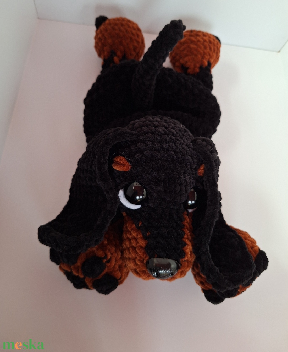 Horgolt tacsi szundipajti.  - játék & sport - plüssállat & játékfigura - kutya - Meska.hu