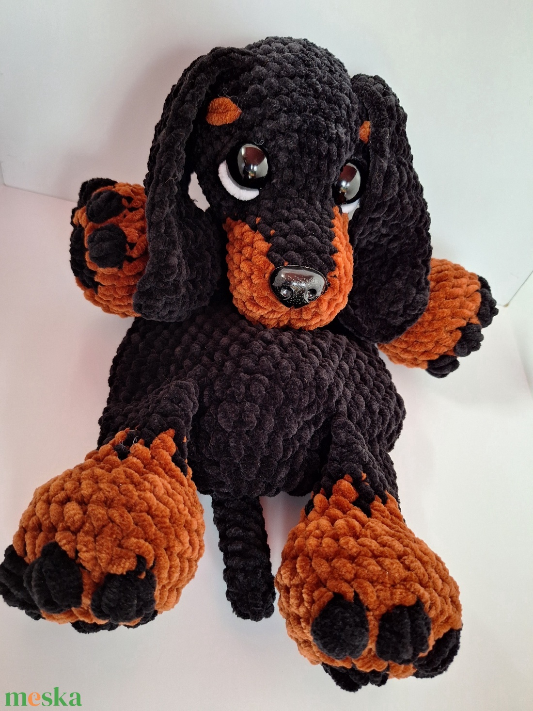 Horgolt tacsi szundipajti.  - játék & sport - plüssállat & játékfigura - kutya - Meska.hu