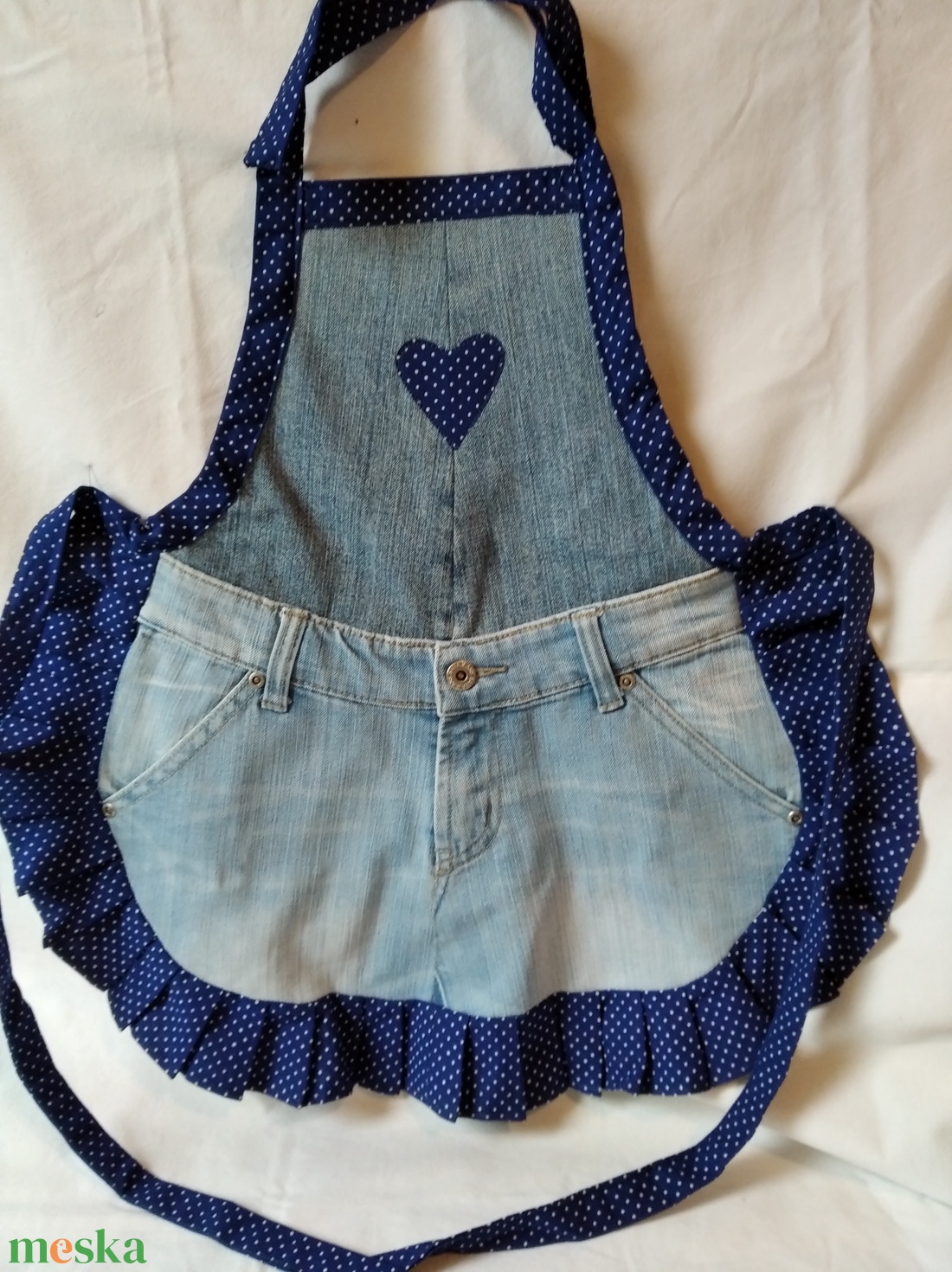 Kisméretű zsebes leányka kötény farmerből - otthon & életmód - konyhafelszerelés, tálalás - konyhai textil - kötény - Meska.hu Kisméretű zsebes leányka kötény farmerből - otthon & életmód - konyhafelszerelés, tálalás - konyhai textil - kötény - Meska.hu