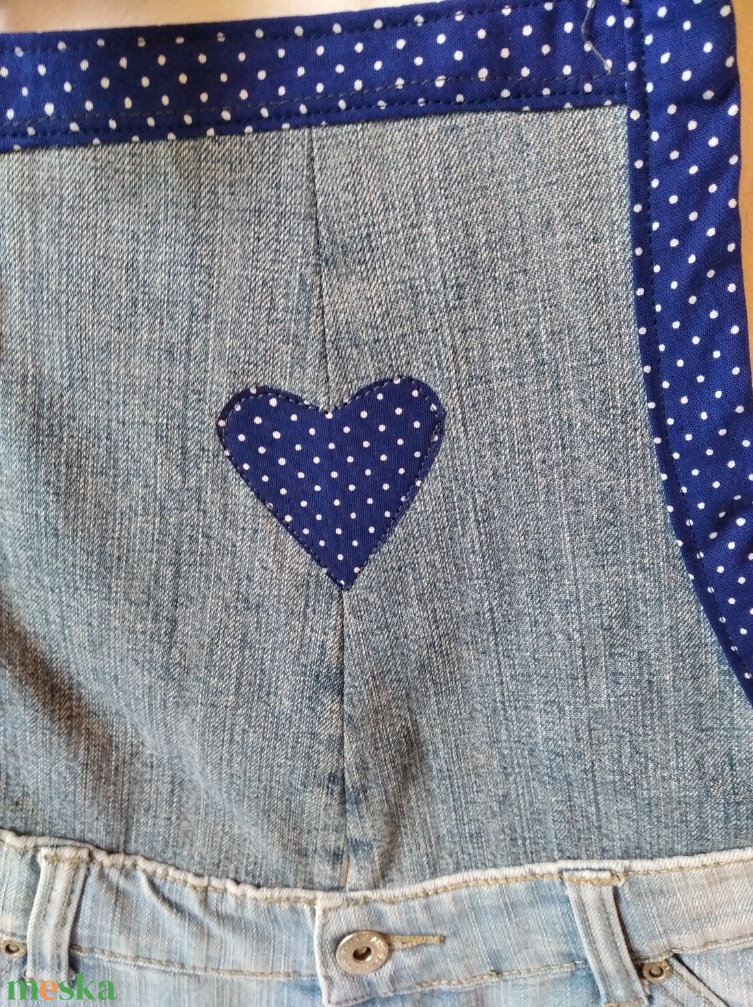 Kisméretű zsebes leányka kötény farmerből - otthon & életmód - konyhafelszerelés, tálalás - konyhai textil - kötény - Meska.hu Kisméretű zsebes leányka kötény farmerből - otthon & életmód - konyhafelszerelés, tálalás - konyhai textil - kötény - Meska.hu