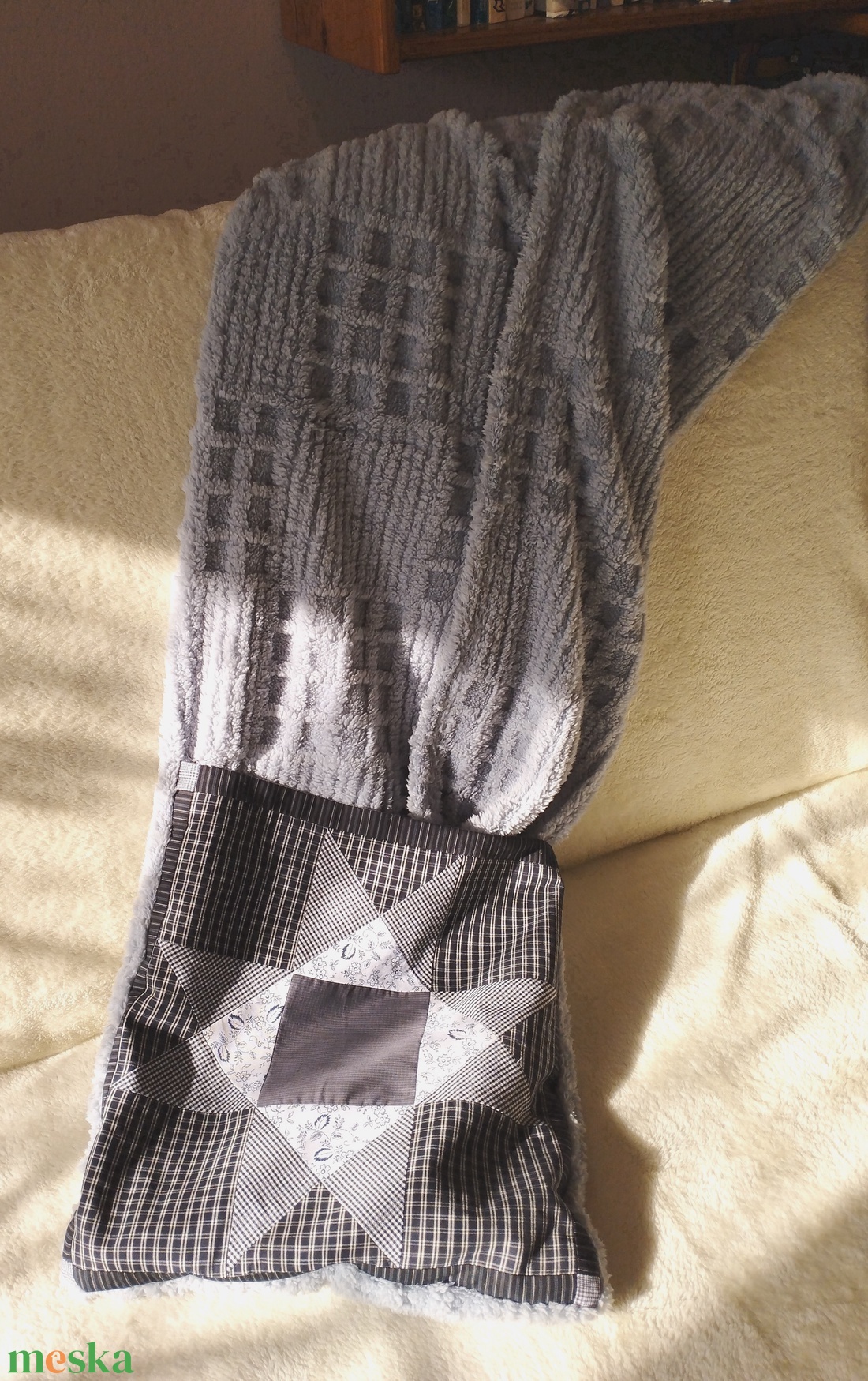 Takaró a párnában - kézműves patchwork lakástextil - Quillow - otthon & életmód - lakástextil - felnőtt takaró, pléd - Meska.hu