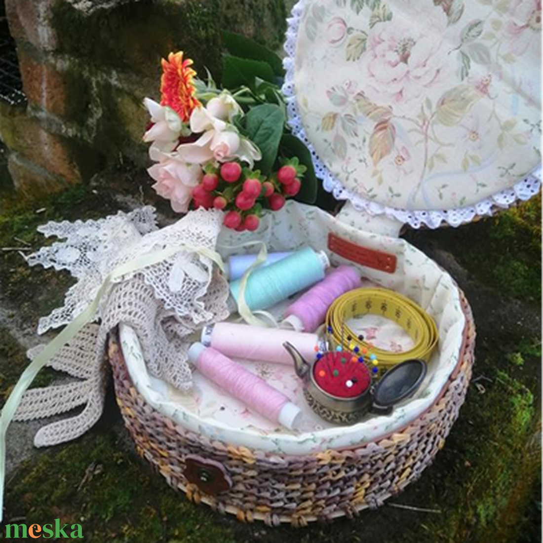 Vintage stílusú raffiából horgolt varródoboz - otthon & életmód - tárolás & rendszerezés - doboz - Meska.hu