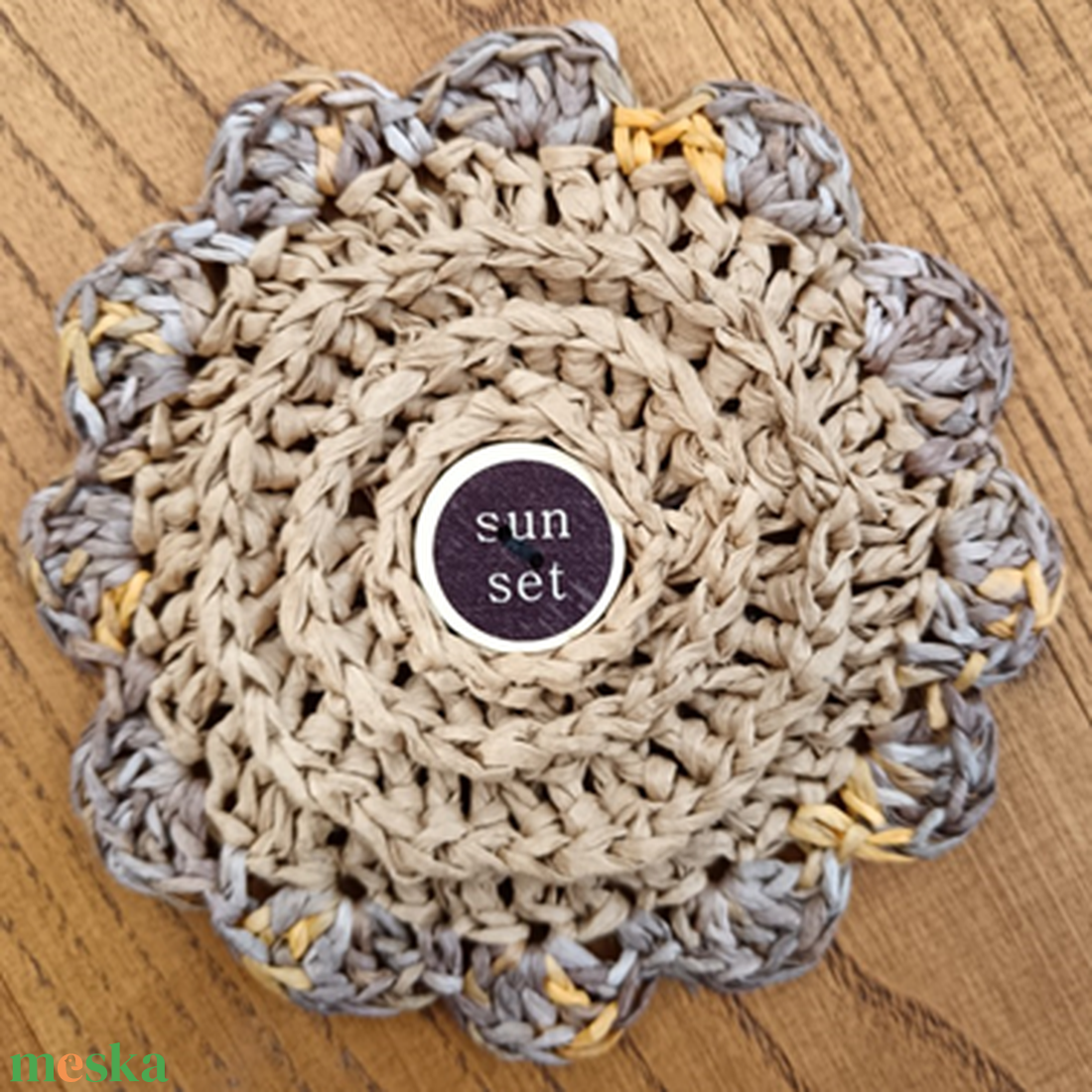 Kézzel horgolt raffia asztali készlet � 6 részes szett kosárkával és alátétekkel - otthon & életmód - konyhafelszerelés, tálalás - konyhai textil - edényfogó & edényfedő - Meska.hu