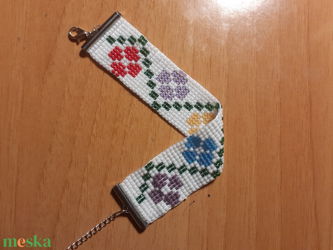 Viragos mintas szeles gyöngyszövött karkötő - ékszer - karkötő - gyöngyös karkötő - Meska.hu Viragos mintas szeles gyöngyszövött karkötő - ékszer - karkötő - gyöngyös karkötő - Meska.hu