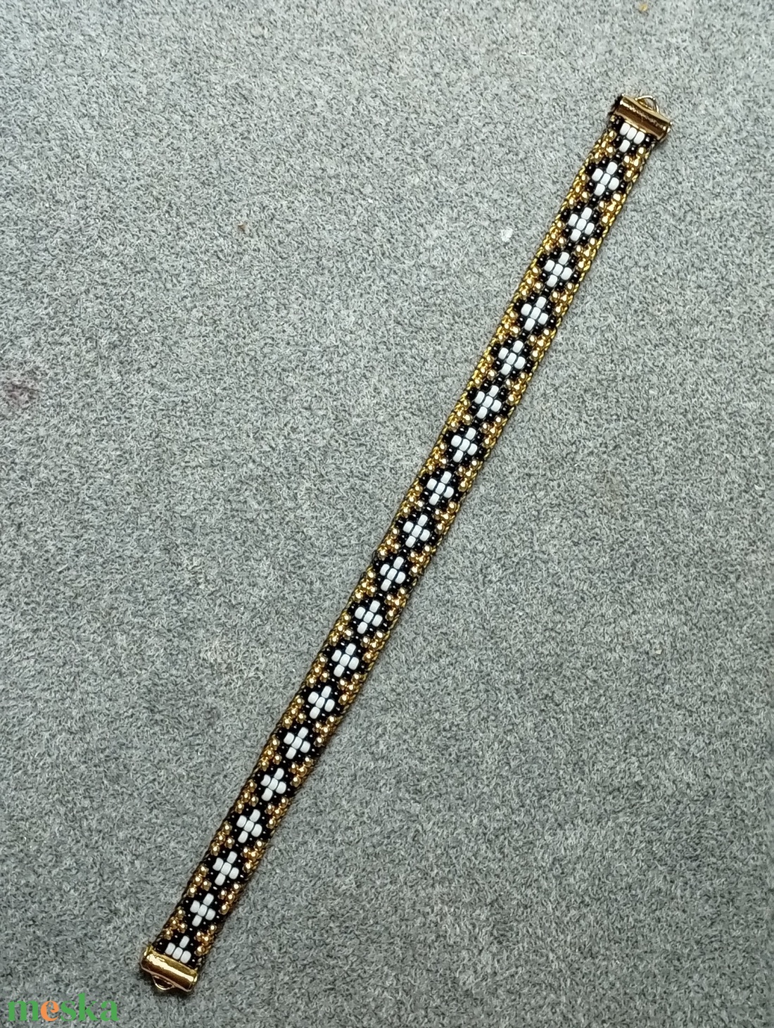 Diszdobozos nagyon vékony arany gyöngyszövött karkötő  - ékszer - karkötő - gyöngyös karkötő - Meska.hu