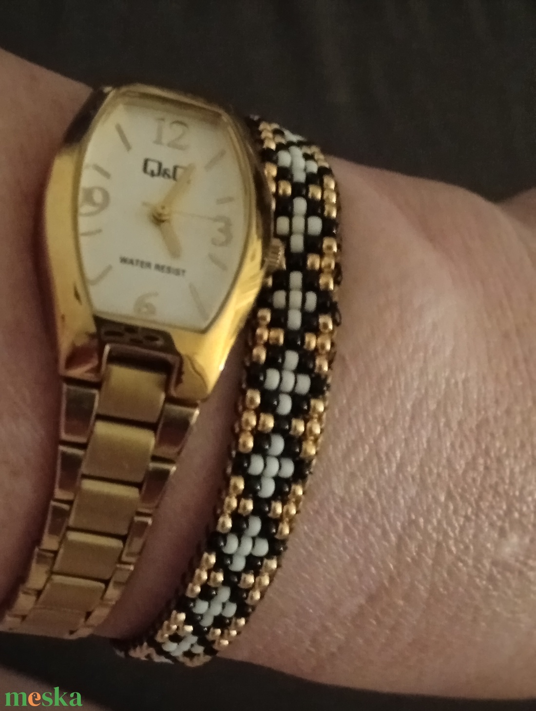 Diszdobozos nagyon vékony arany gyöngyszövött karkötő  - ékszer - karkötő - gyöngyös karkötő - Meska.hu