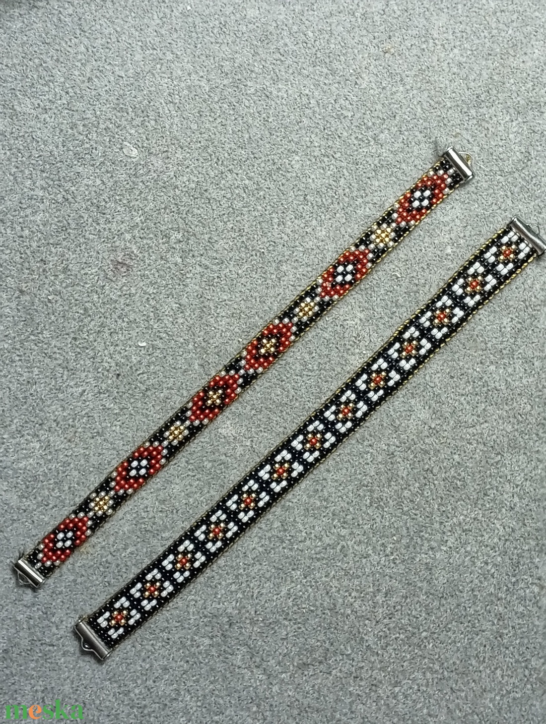 Diszdobozos nagyon vékony ferfi- női karkötő páros gyöngyszövött karkötő  - ékszer - karkötő - gyöngyös karkötő - Meska.hu Diszdobozos nagyon vékony ferfi- női karkötő páros gyöngyszövött karkötő  - ékszer - karkötő - gyöngyös karkötő - Meska.hu