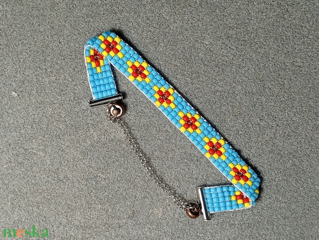 Diszdobozos színes 3  gyöngyszövött karkötő  - ékszer - karkötő - gyöngyös karkötő - Meska.hu