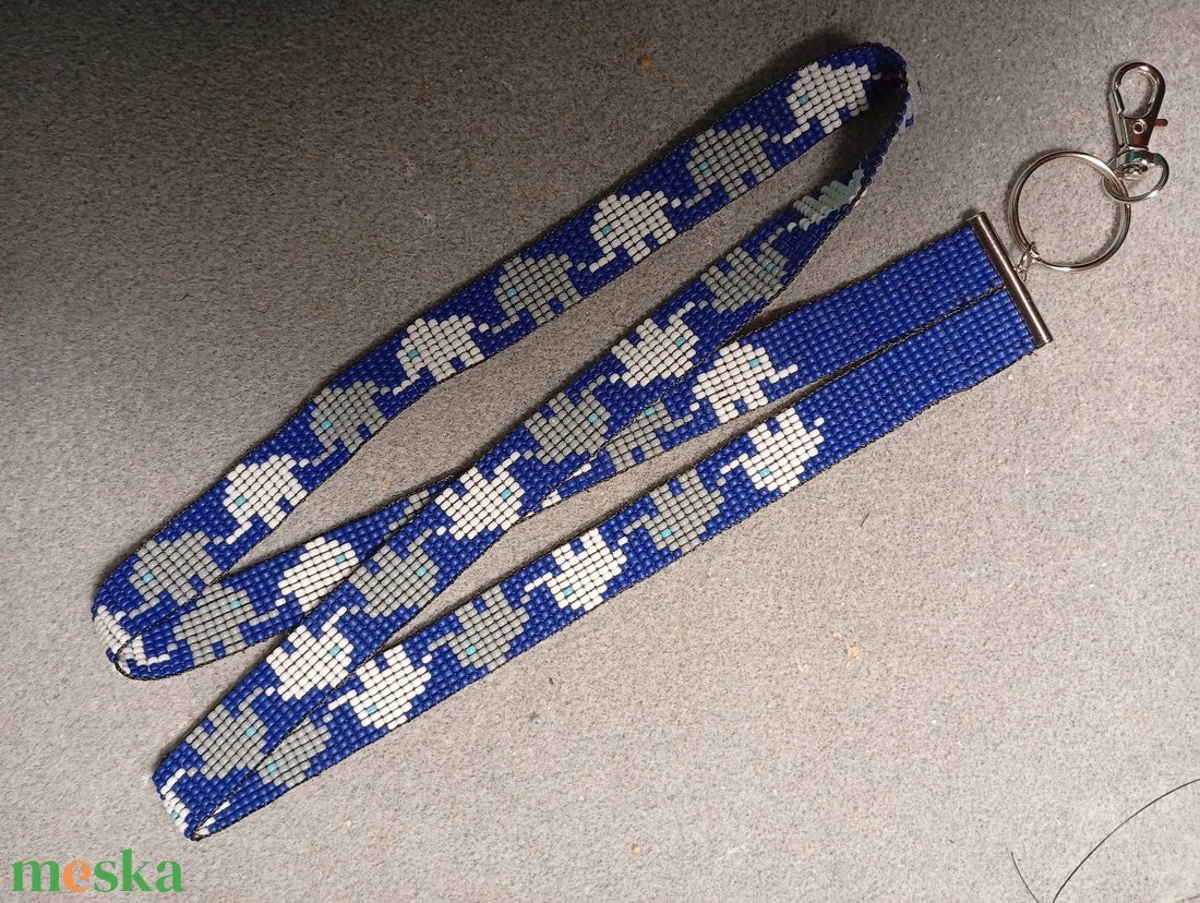 Gyöngyszövött nyakba akasztós kulcstartó / kartyatarto - ékszer - karkötő - széles karkötő - Meska.hu