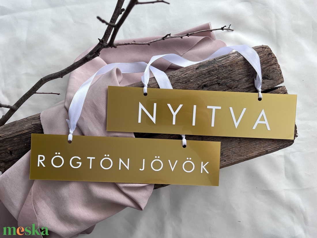 Arany nyitva-zárva tábla, rögtön jövök tábla - otthon & életmód - dekoráció - ajtó- és ablak dekoráció - ajtótábla - Meska.hu
