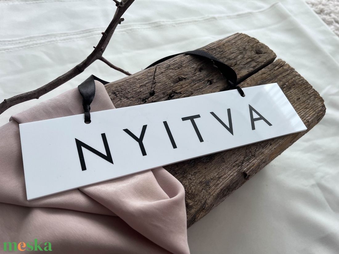 Fehér nyitva-zárva tábla, rögtön jövök tábla - otthon & életmód - dekoráció - ajtó- és ablak dekoráció - ajtótábla - Meska.hu