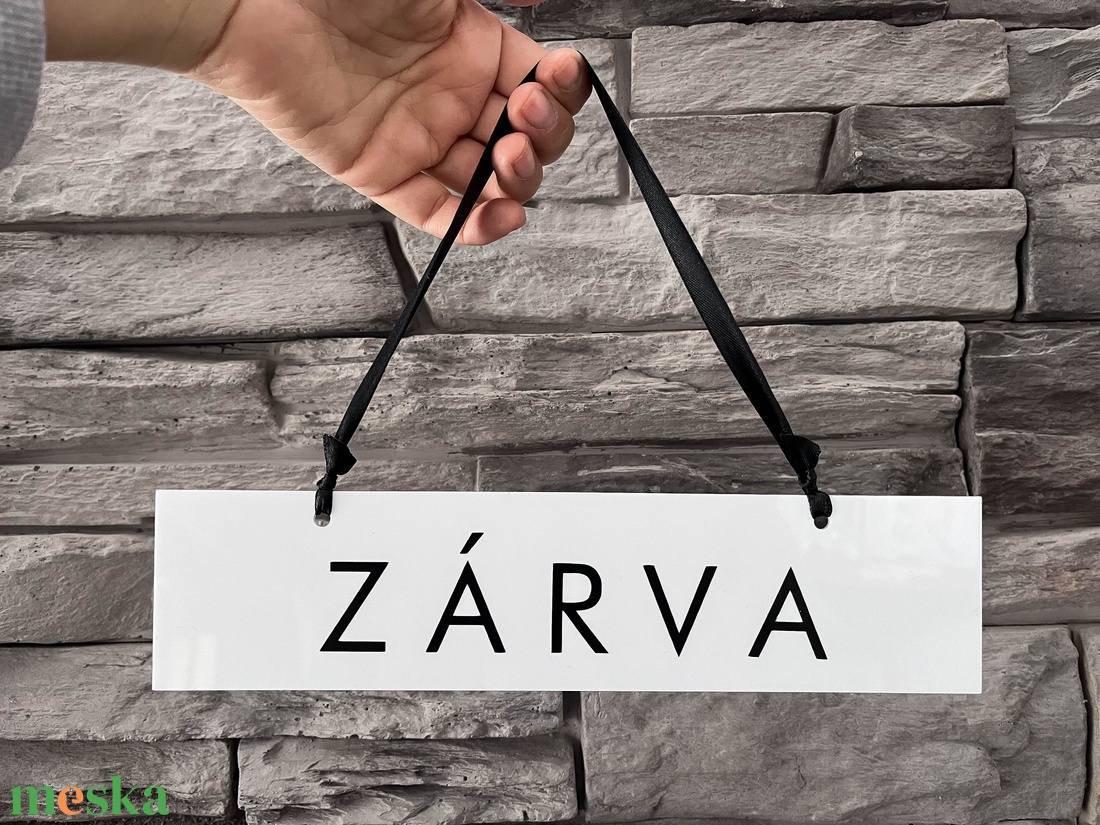 Fehér nyitva-zárva tábla, rögtön jövök tábla - otthon & életmód - dekoráció - ajtó- és ablak dekoráció - ajtótábla - Meska.hu