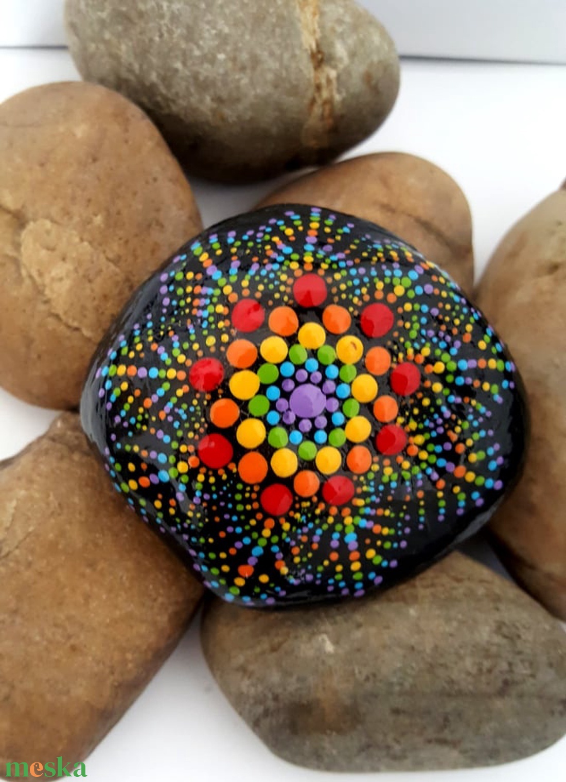 pöttyöző technikával készített manadala stílusú természetes ajándék kő - otthon & életmód - dekoráció - spiritualitás - mandala - Meska.hu pöttyöző technikával készített manadala stílusú természetes ajándék kő - otthon & életmód - dekoráció - spiritualitás - mandala - Meska.hu