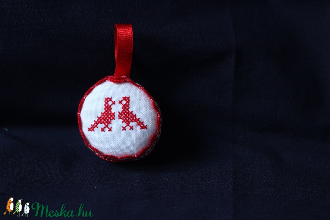 Macaron ékszertartó népi keresztszemes hímzéssel - ékszer - ékszertartó - ékszerdoboz - Meska.hu Macaron ékszertartó népi keresztszemes hímzéssel - ékszer - ékszertartó - ékszerdoboz - Meska.hu
