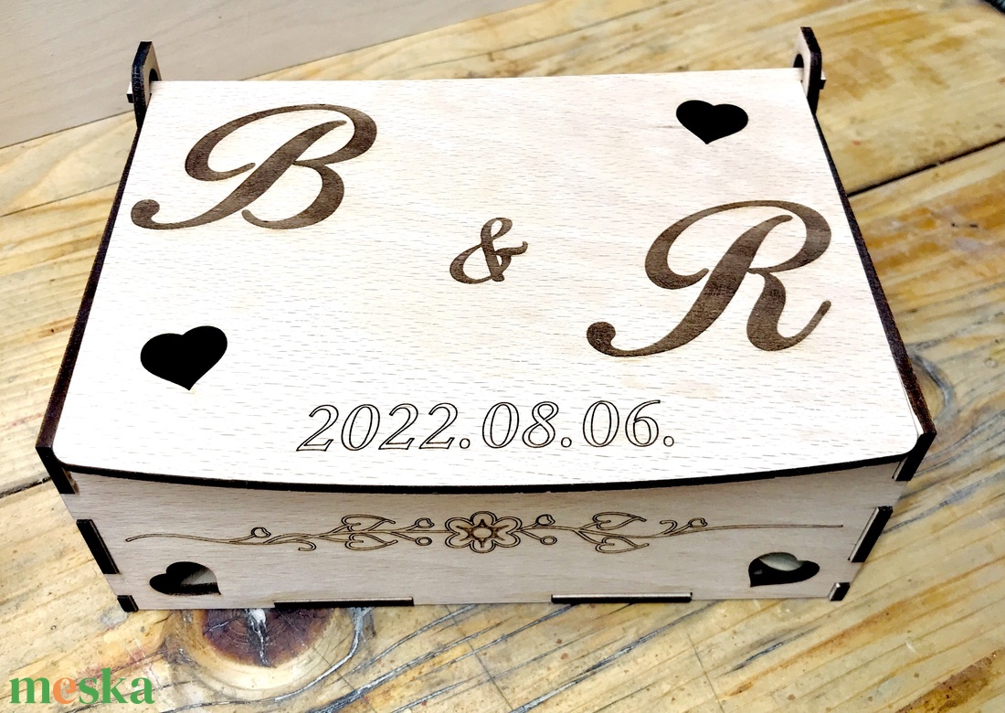 Vendégkönyv nagy (44 x 39 cm )szív alakú - esküvő - emlék & ajándék - vendégkönyv - Meska.hu