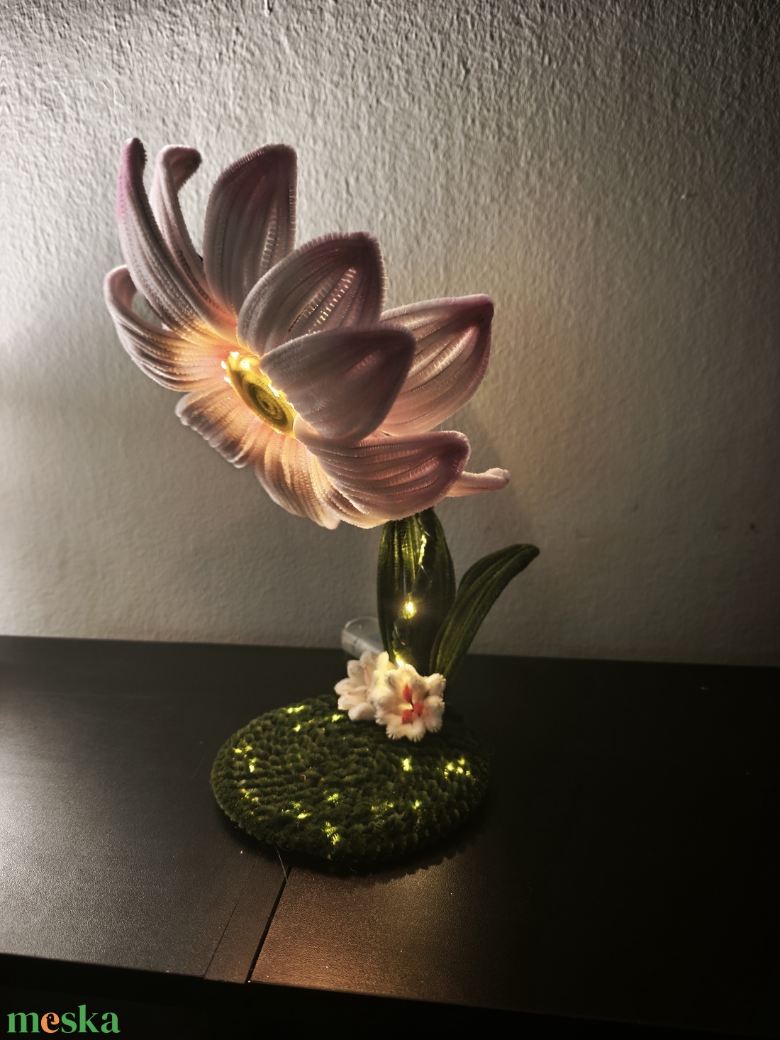 LED-es Zsenília Viráglámpa - baba - mama - babaszoba dekoráció - éjszakai fény - Meska.hu