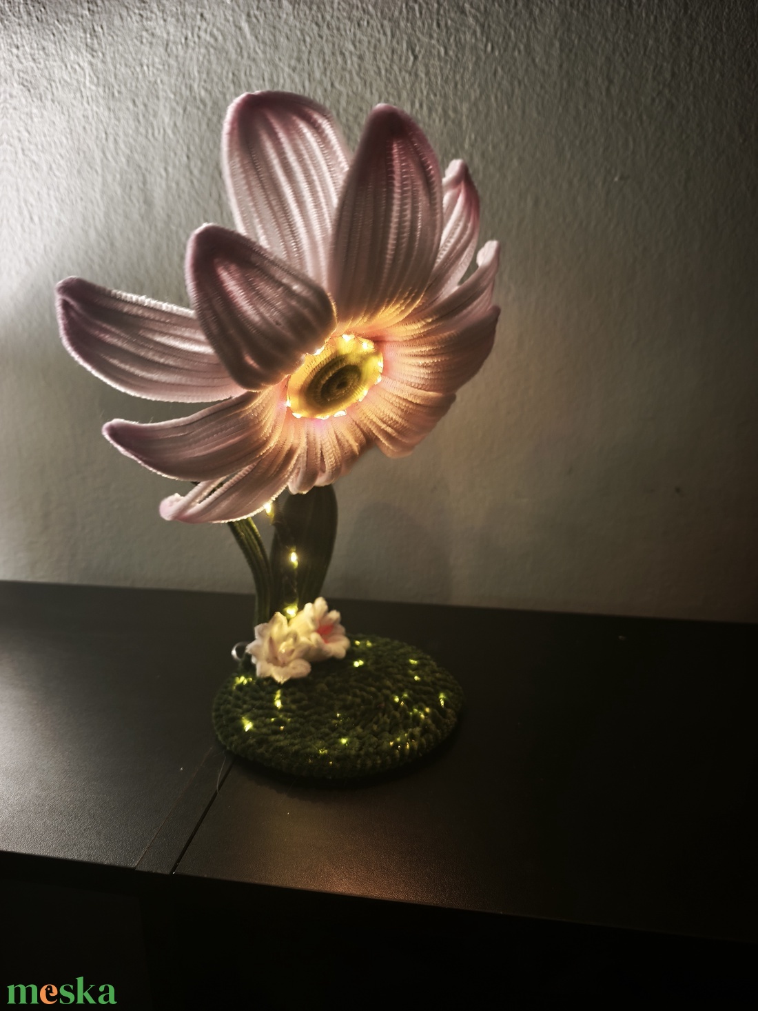 LED-es Zsenília Viráglámpa - baba - mama - babaszoba dekoráció - éjszakai fény - Meska.hu
