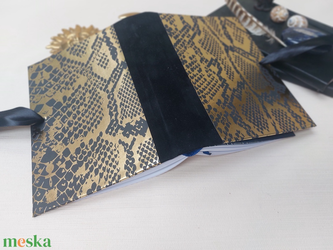 Snakeskin Black and Gold diary - otthon & életmód - papír, írószer - jegyzetfüzet & napló - Meska.hu Snakeskin Black and Gold diary - otthon & életmód - papír, írószer - jegyzetfüzet & napló - Meska.hu