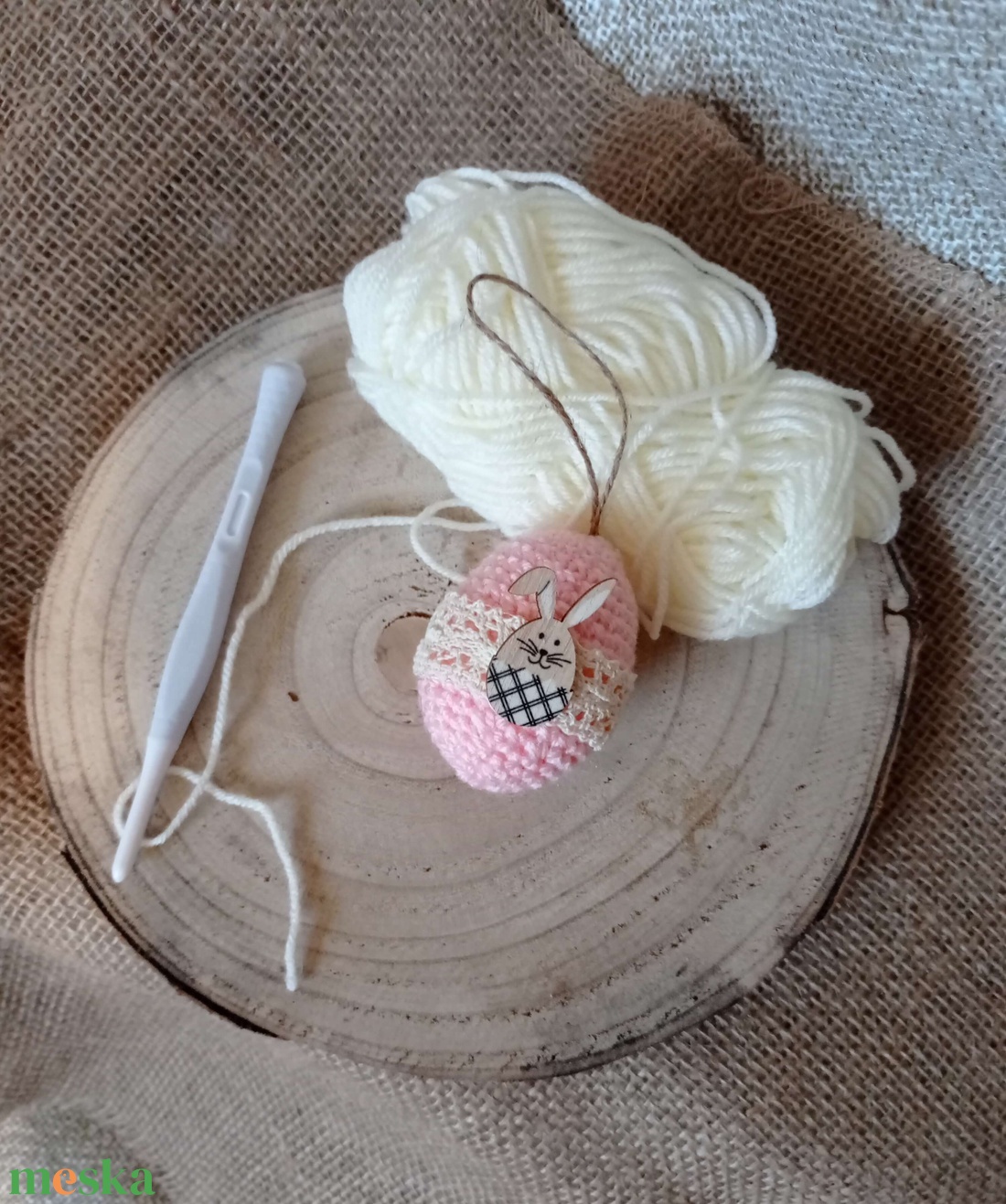 Horgolt tojás akasztózsinórral - otthon & életmód - dekoráció - asztal és polc dekoráció - asztaldísz - Meska.hu