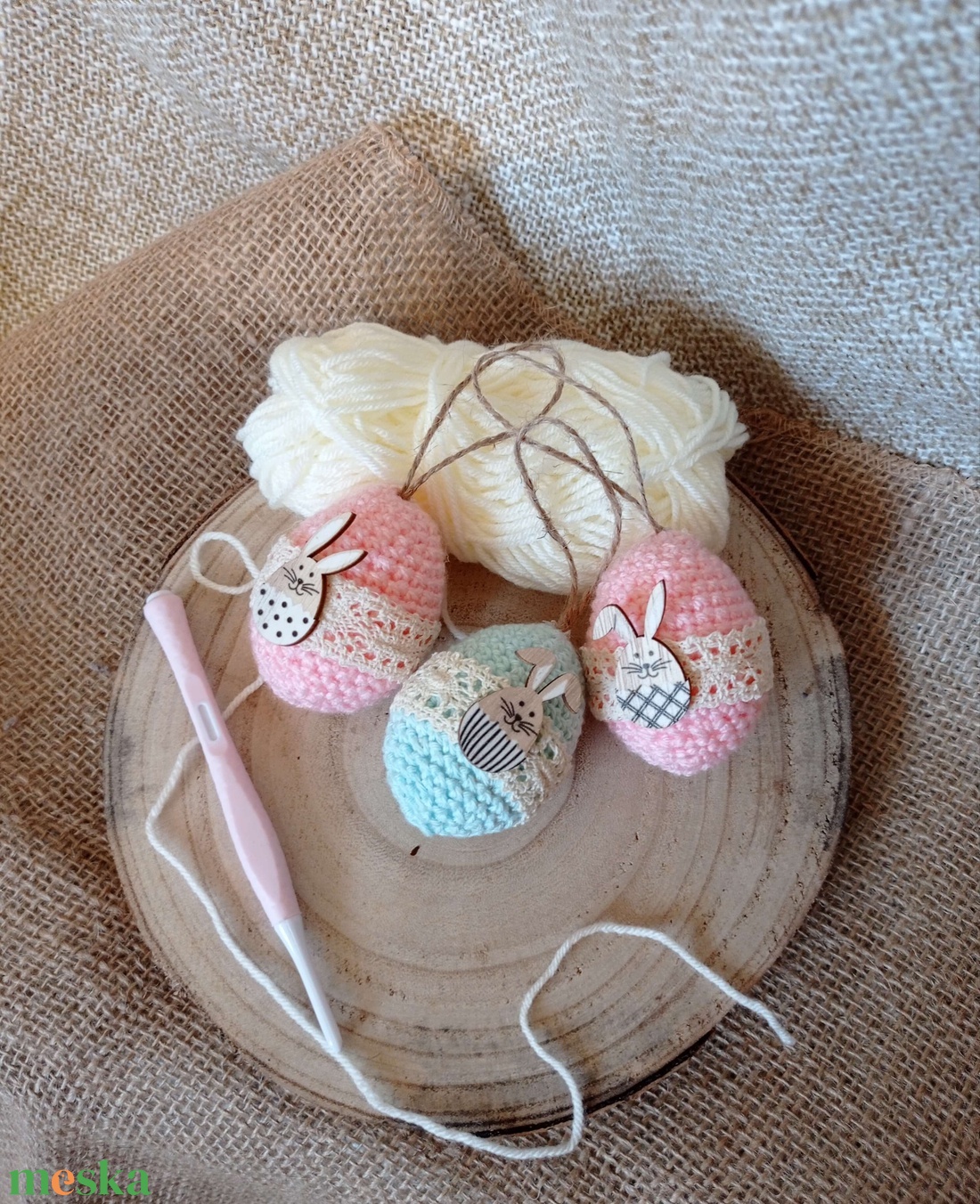 Horgolt tojás akasztózsinórral - otthon & életmód - dekoráció - asztal és polc dekoráció - asztaldísz - Meska.hu