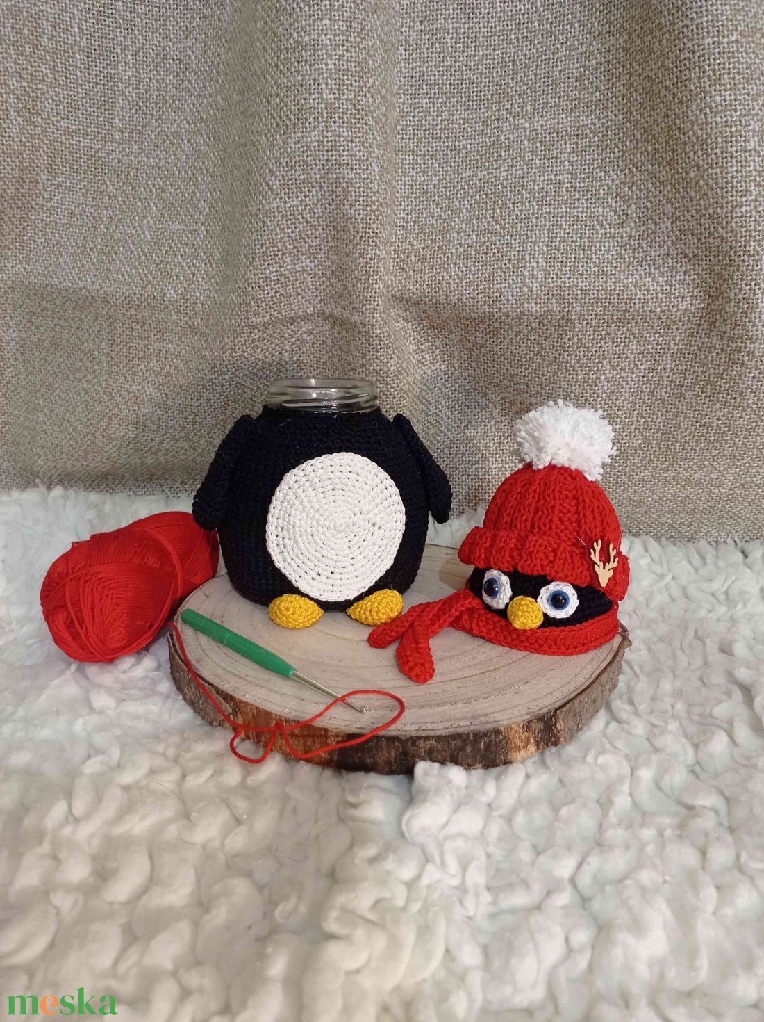 Horgolt pingvin üvegtároló  aki a kincseid őrzi - otthon & életmód - dekoráció - asztal és polc dekoráció - díszüveg - Meska.hu