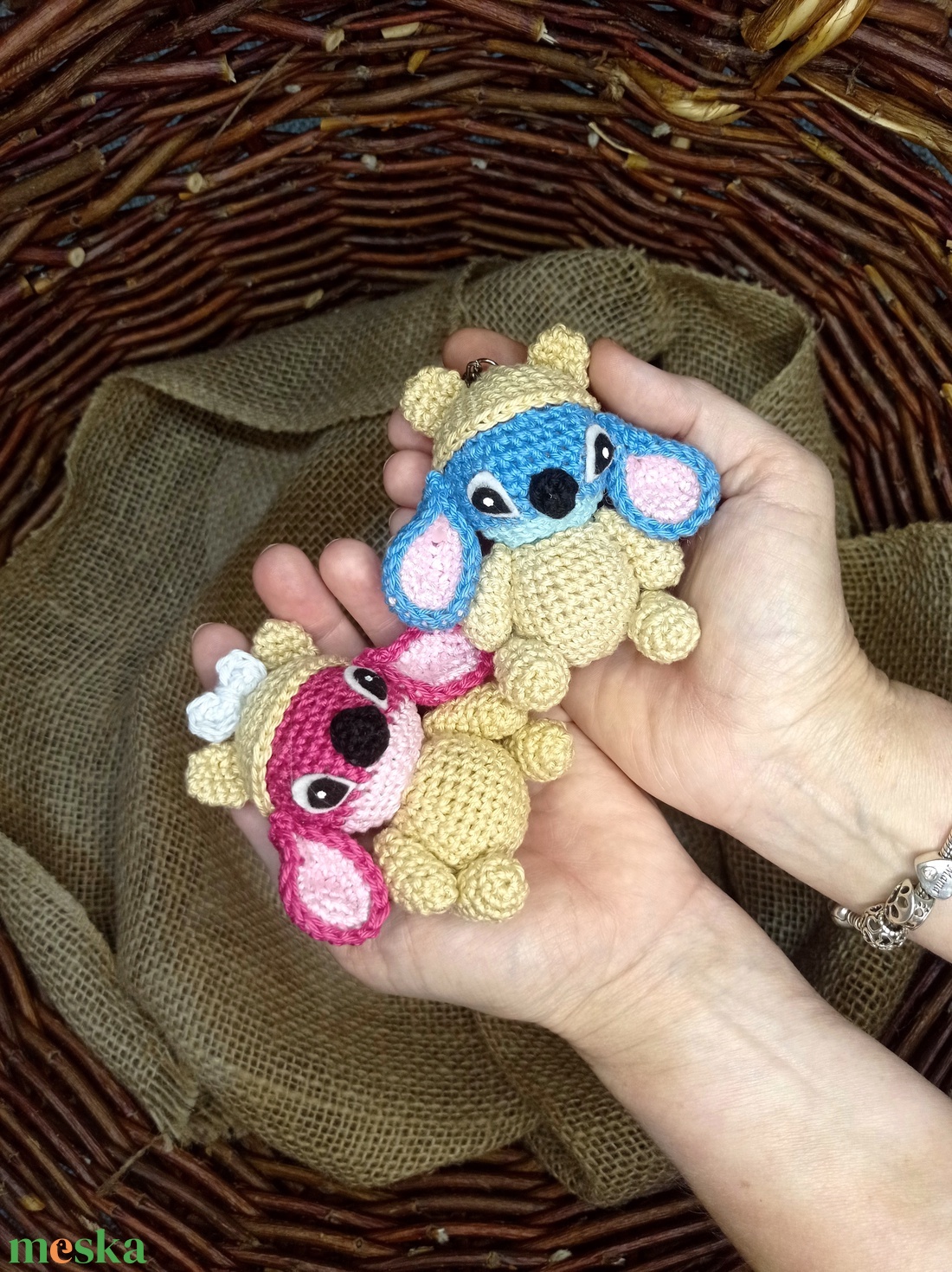 Mini Stitch horgolt kulcstartó - táska & tok - kulcstartó & táskadísz - kulcstartó - Meska.hu
