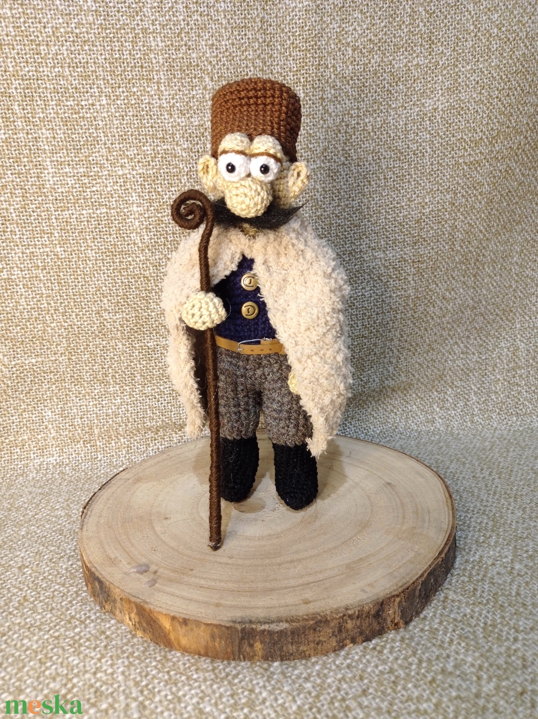 Horgolt juhász figura - játék & sport - plüssállat & játékfigura - ember - Meska.hu
